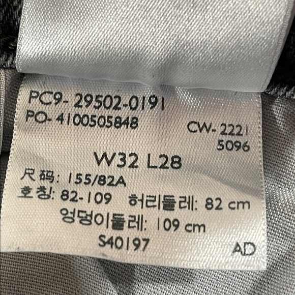 LEVI’S High Rise Button Fly Denim Jeans Raw Hem Size 32 - Picture 9 of 10